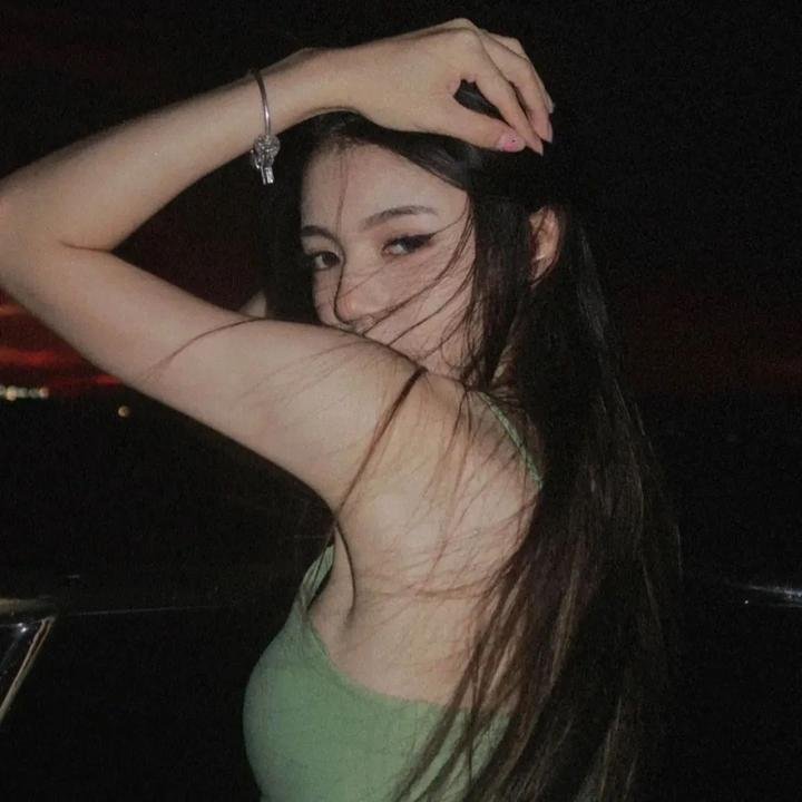 两个我都爱 海报